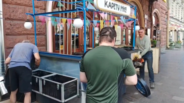 Демонтаж и изъятие товара: в Петербурге продолжаются рейды по точкам незаконной торговли