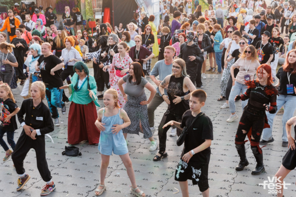 Гид по VK Fest в Петербурге 2025: артисты, блогеры и развлечения